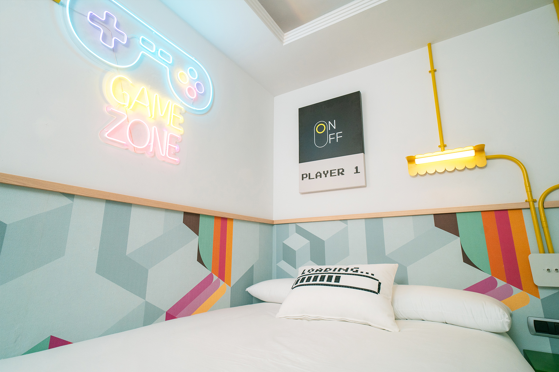 room_image.entity.field_media_image.entity.title.value room_image.entity.field_media_image.entity.alt.value