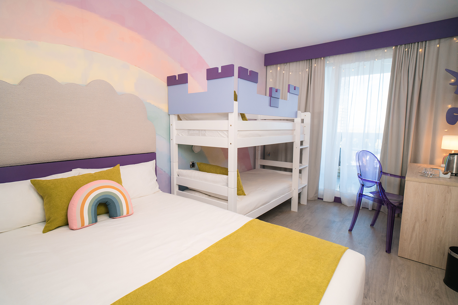 room_image.entity.field_media_image.entity.title.value room_image.entity.field_media_image.entity.alt.value