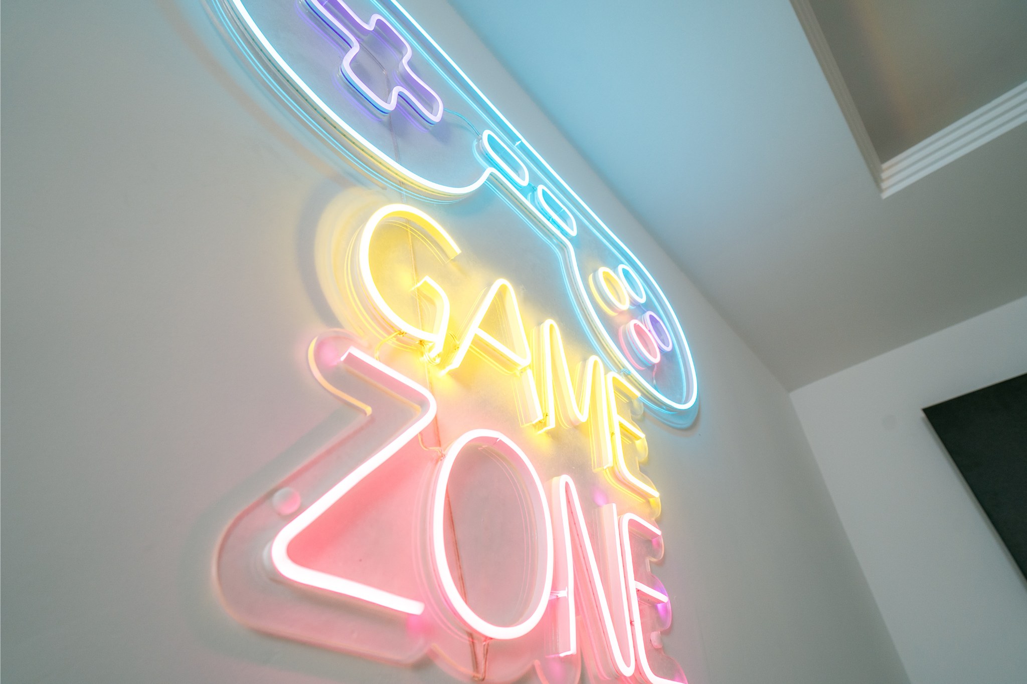 room_image.entity.field_media_image.entity.title.value room_image.entity.field_media_image.entity.alt.value