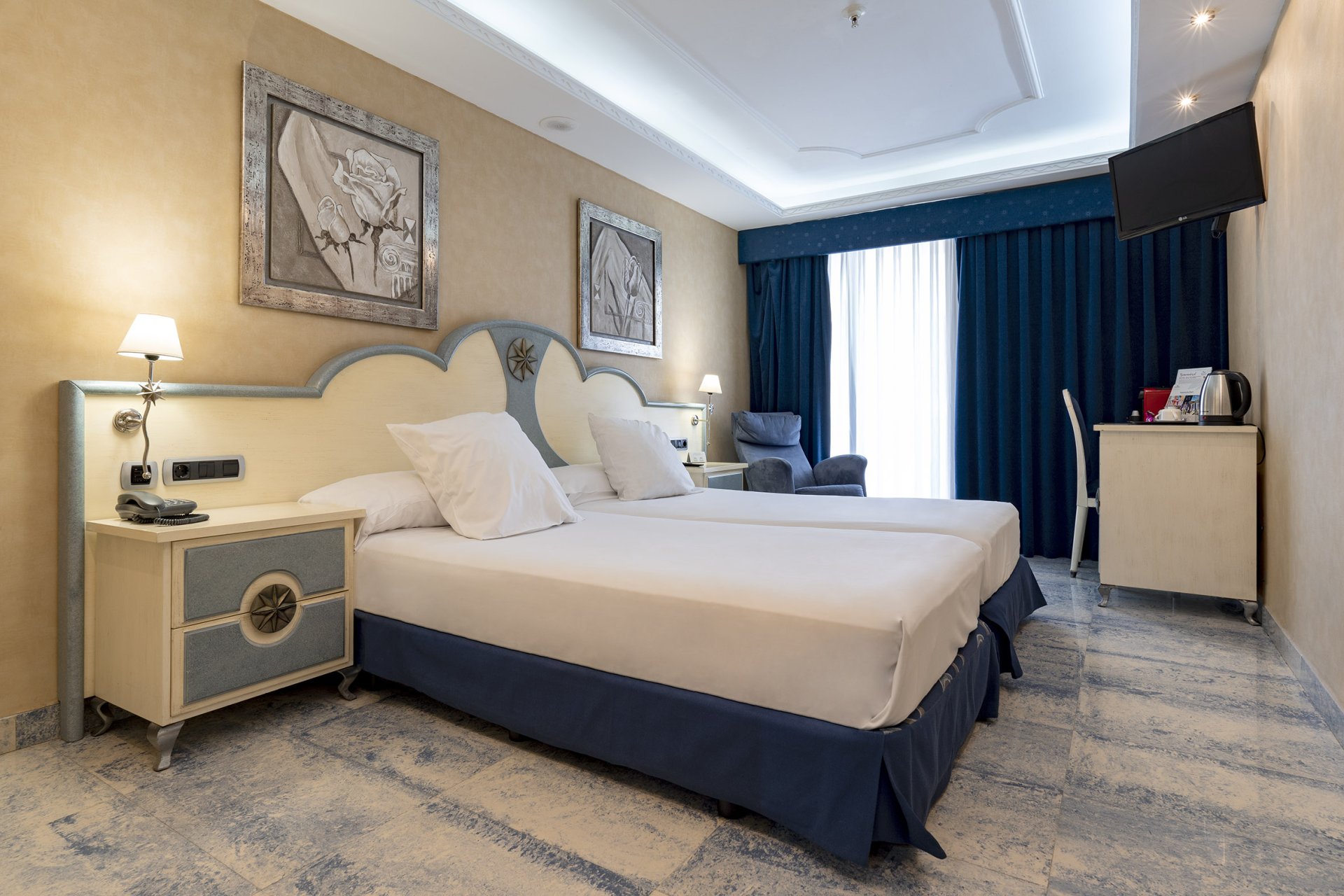 room_image.entity.field_media_image.entity.title.value room_image.entity.field_media_image.entity.alt.value