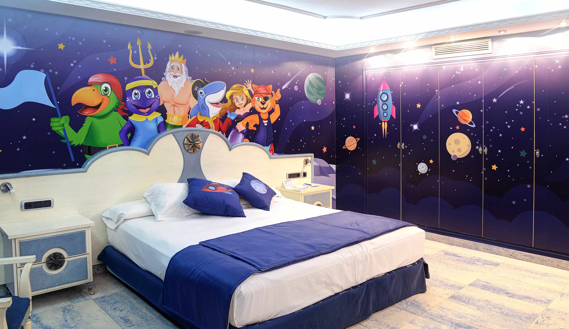 room_image.entity.field_media_image.entity.title.value room_image.entity.field_media_image.entity.alt.value
