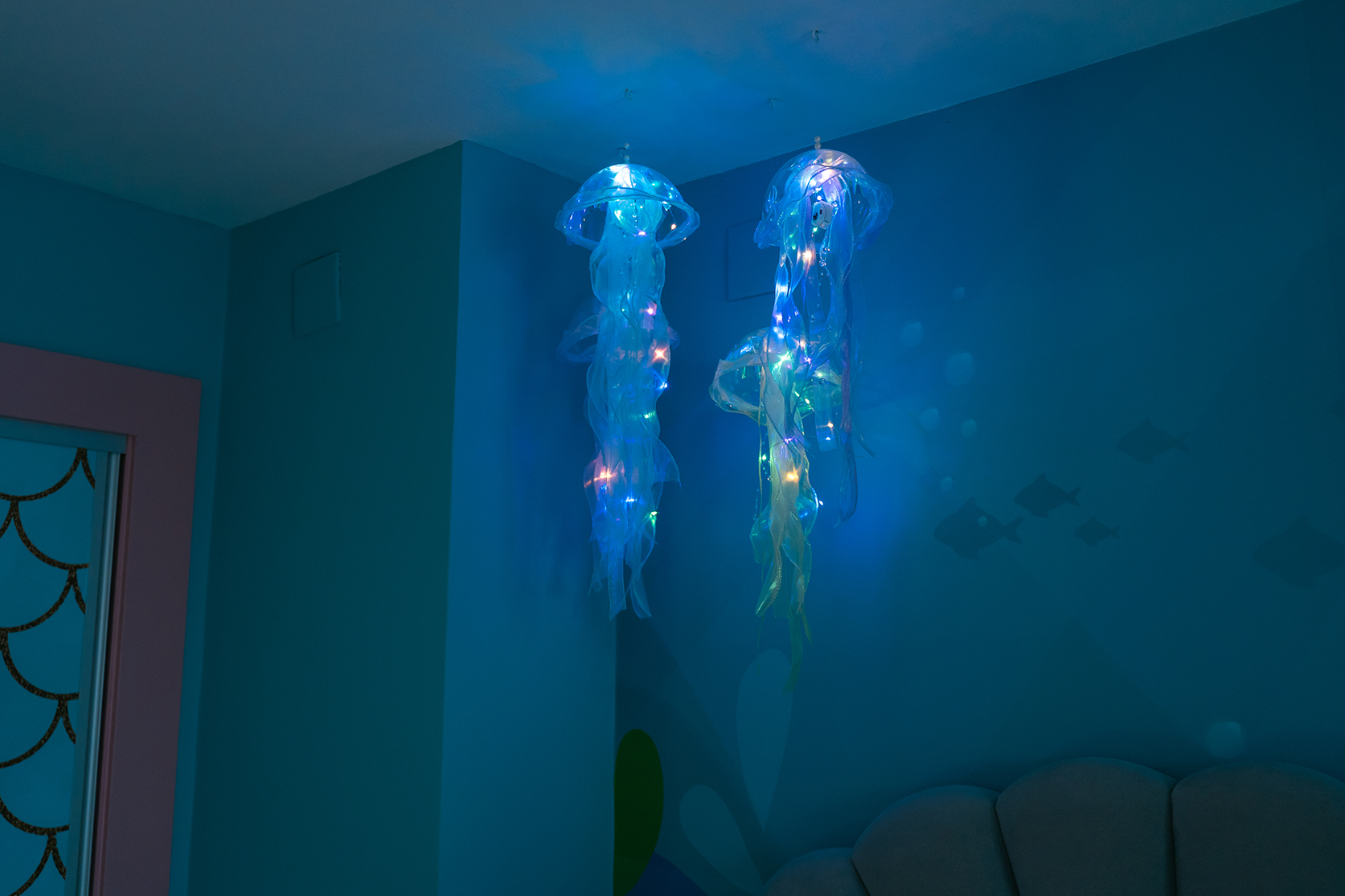 room_image.entity.field_media_image.entity.title.value room_image.entity.field_media_image.entity.alt.value