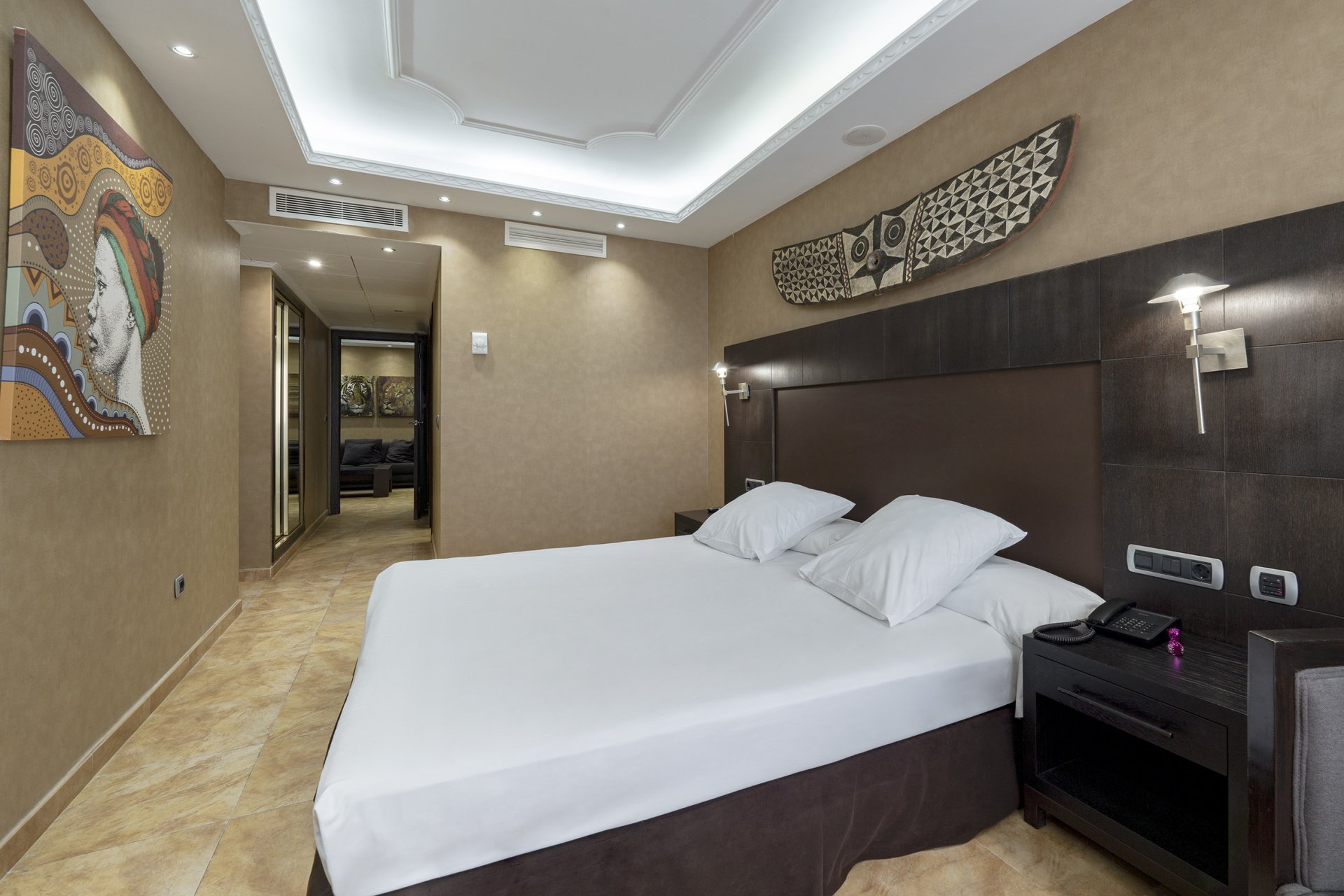 room_image.entity.field_media_image.entity.title.value room_image.entity.field_media_image.entity.alt.value