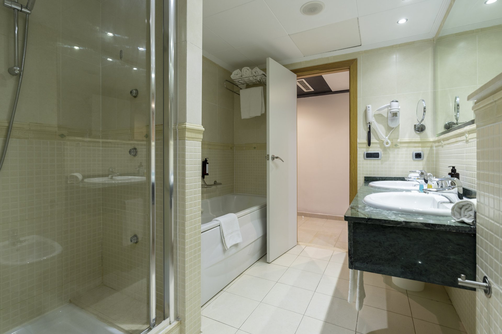 room_image.entity.field_media_image.entity.title.value room_image.entity.field_media_image.entity.alt.value