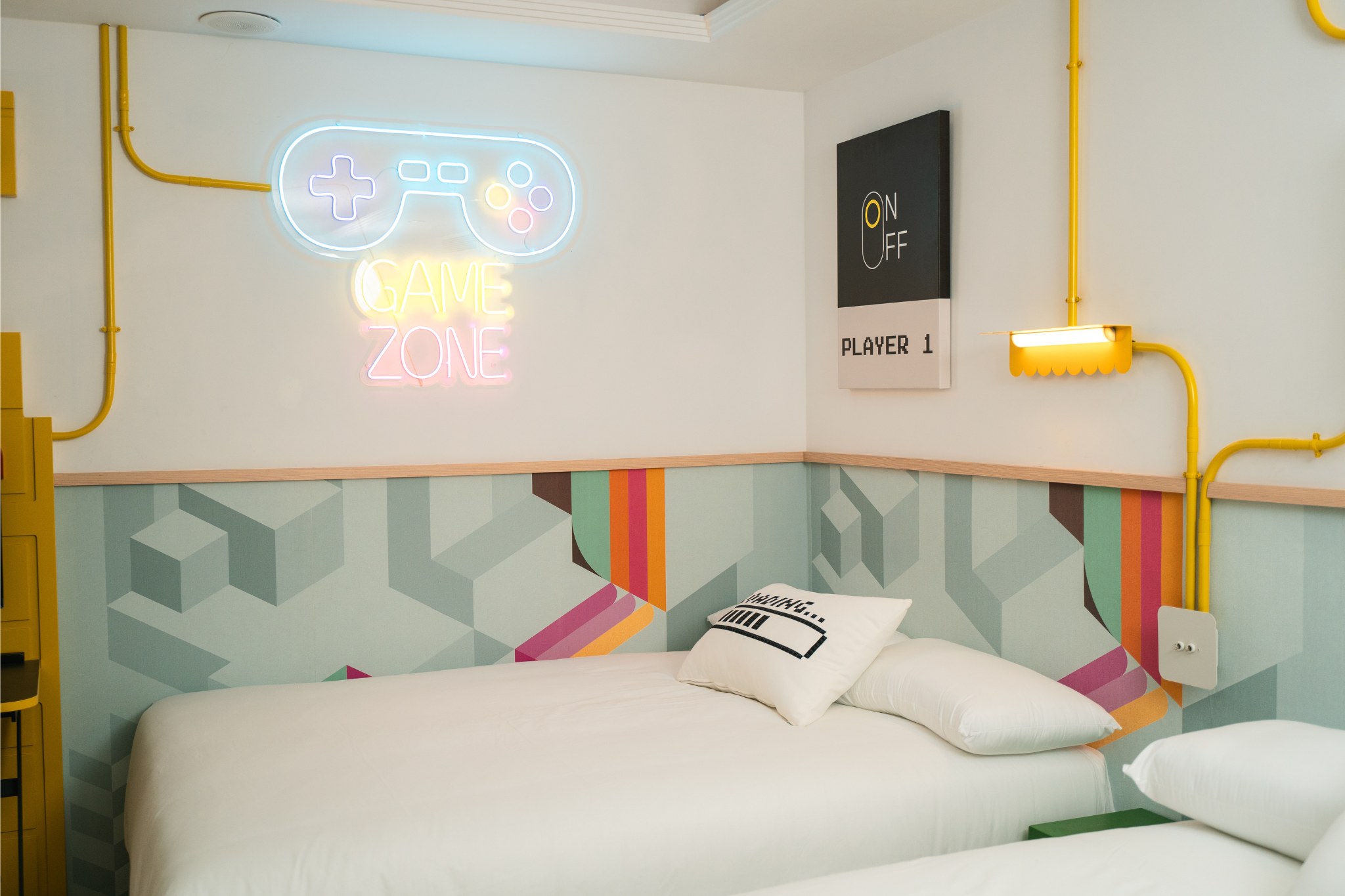 room_image.entity.field_media_image.entity.title.value room_image.entity.field_media_image.entity.alt.value