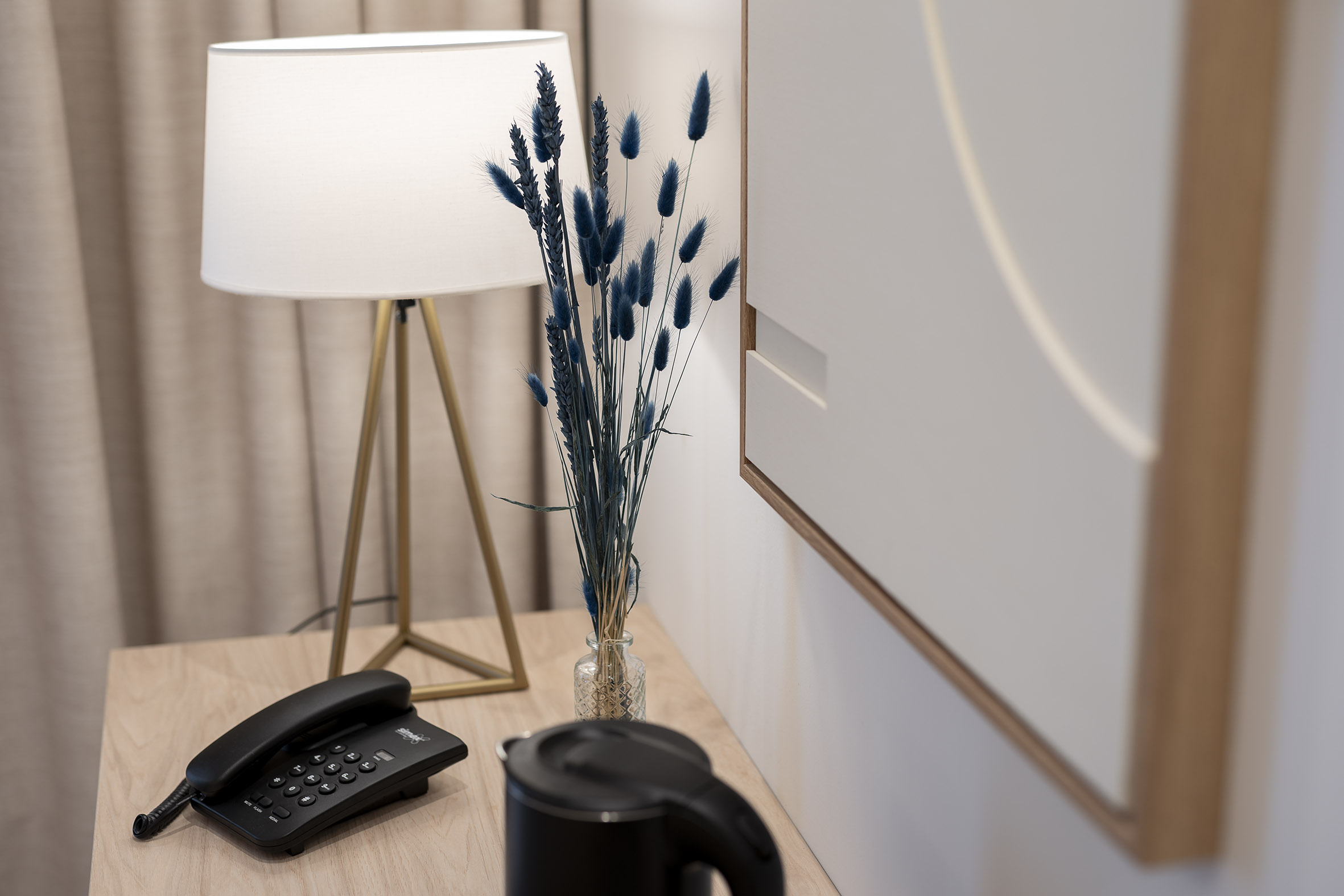 room_image.entity.field_media_image.entity.title.value room_image.entity.field_media_image.entity.alt.value