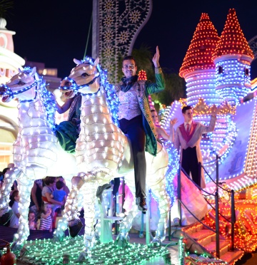 DESFILE DE CARROZAS